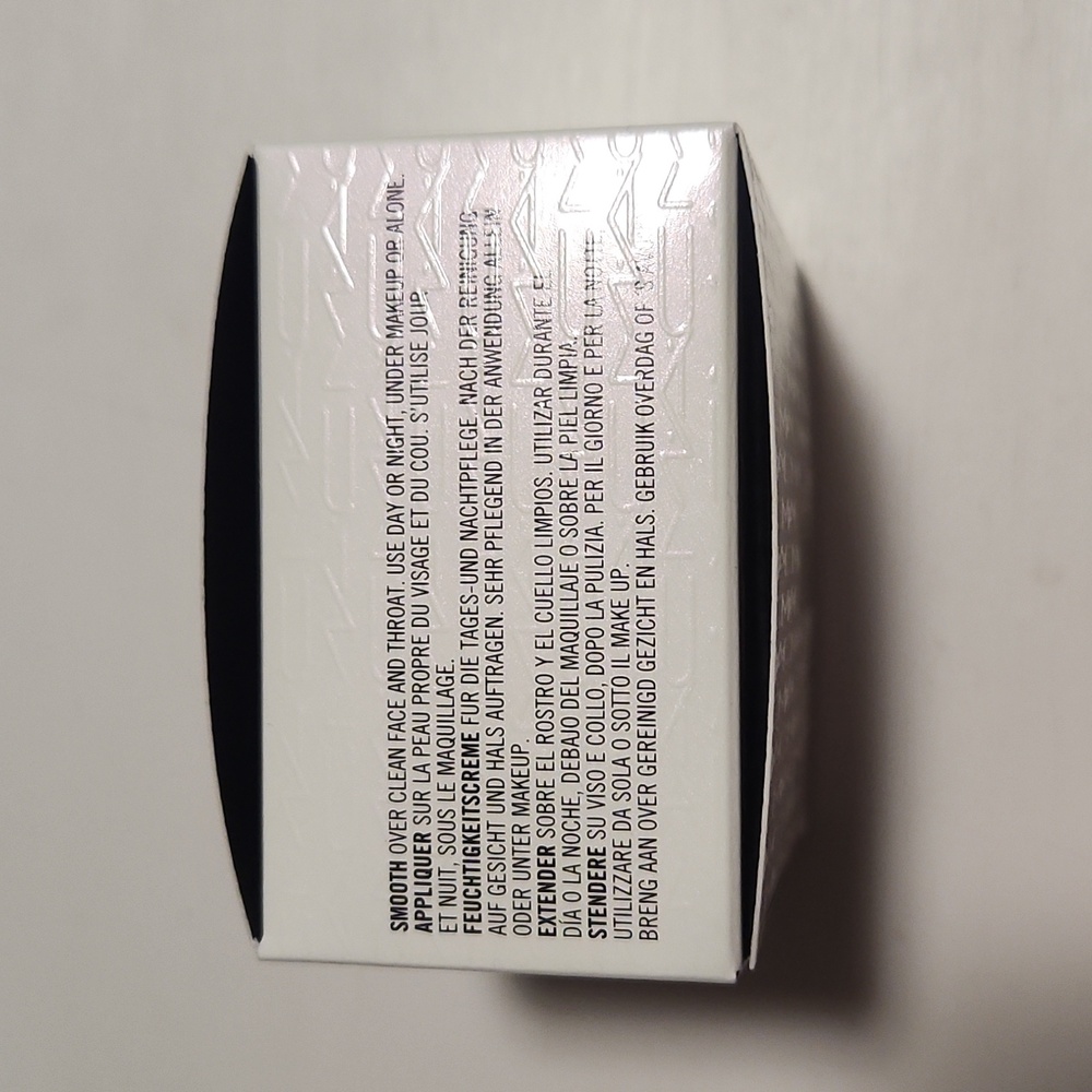 MAC Complete Comfort Creme - Picture 5 of 7